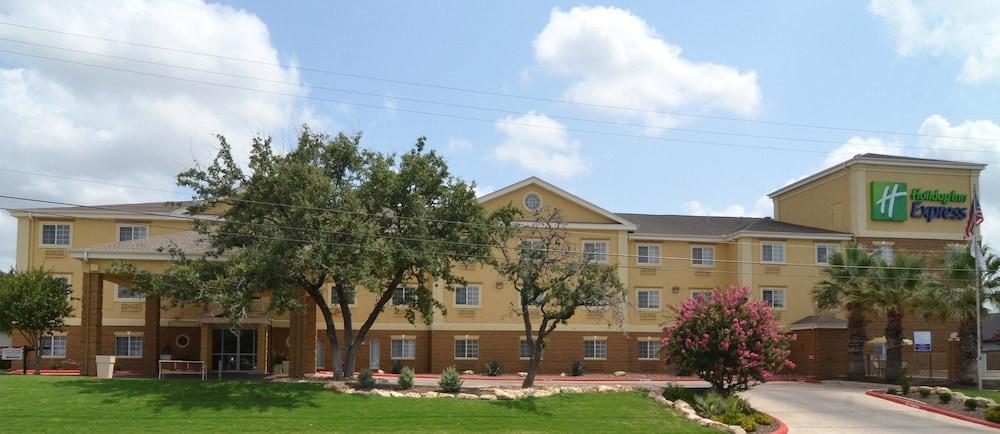 Quality Inn & Suites Airport North - Stone Oak San Antonio Exterior photo
